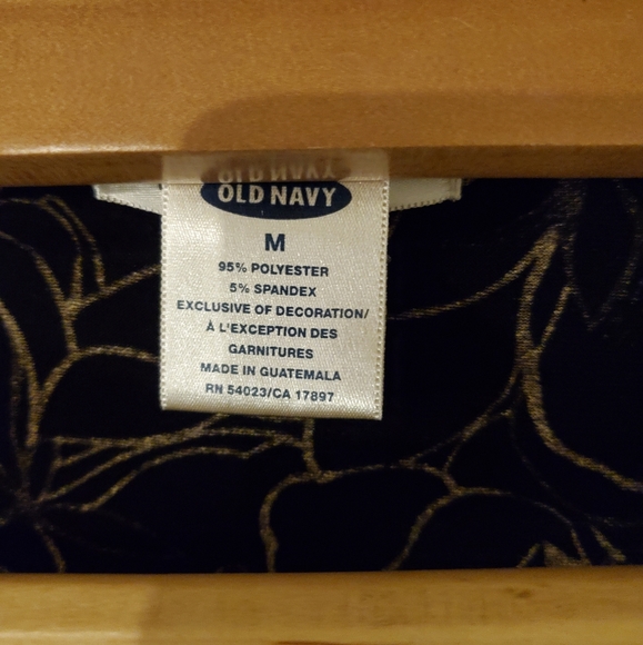 Black & Cream Flowery Old Navy Top - Picture 2 of 5